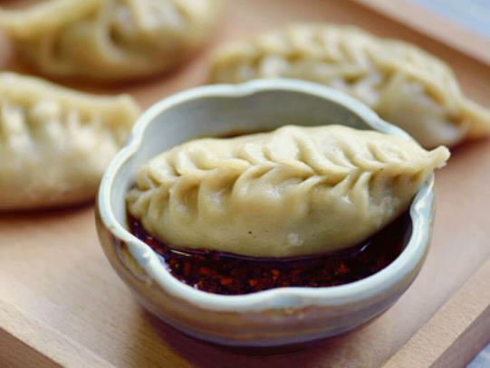 没包完的饺子皮放冷藏还是冷冻?三鲜馅饺子虾仁是生的还是熟的 没包完的饺子皮放冷藏还是冷冻?三鲜馅饺子虾仁是生的还是熟的
