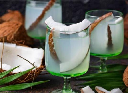 椰子水是什么味道?椰子肉和椰子水可以一起打成汁直接喝吗 椰子水是什么味道?椰子肉和椰子水可以一起打成汁直接喝吗
