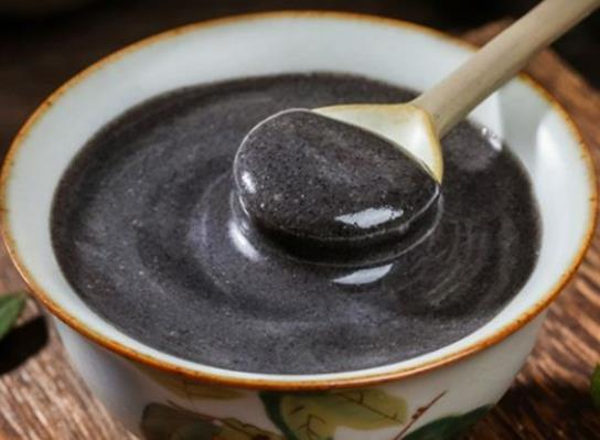 黑芝麻糊放红糖好吗?吃黑芝麻糊可以长头发吗 黑芝麻糊放红糖好吗?吃黑芝麻糊可以长头发吗