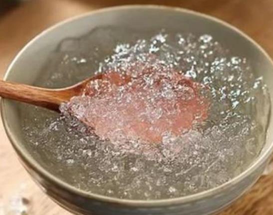 哺乳期可以吃雪燕吗?雪燕吃多了有什么危害 哺乳期可以吃雪燕吗?雪燕吃多了有什么危害